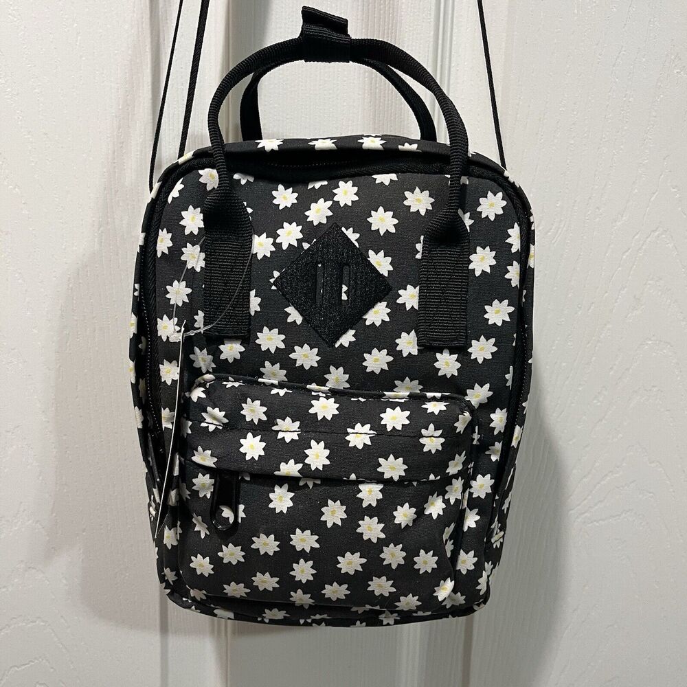 No Boundaries Daisy Bag Adjustable Strap For Shoulder Or Crossbody, Small, NWT